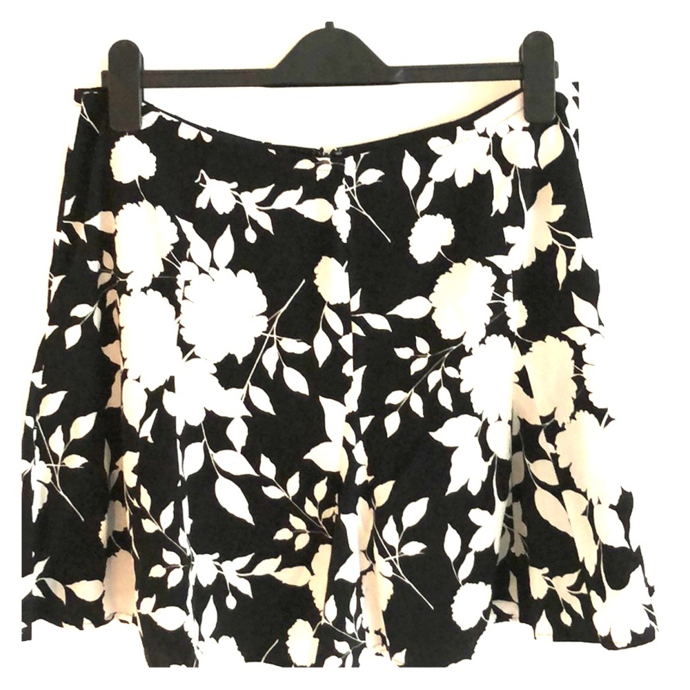 Banana Republic black and white skirt
